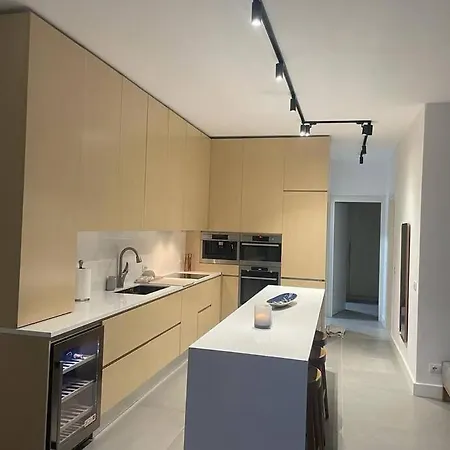 Luxury In Villa Palasë