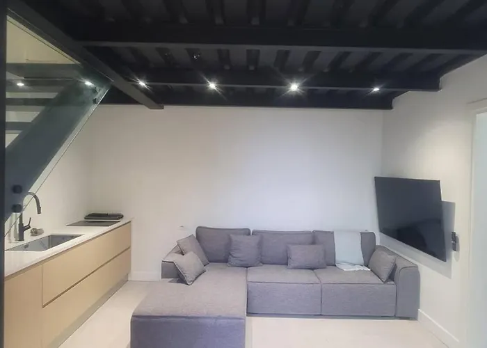 Luxury In Palasë