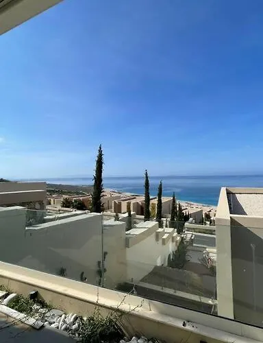 Luxury In * Palasë
