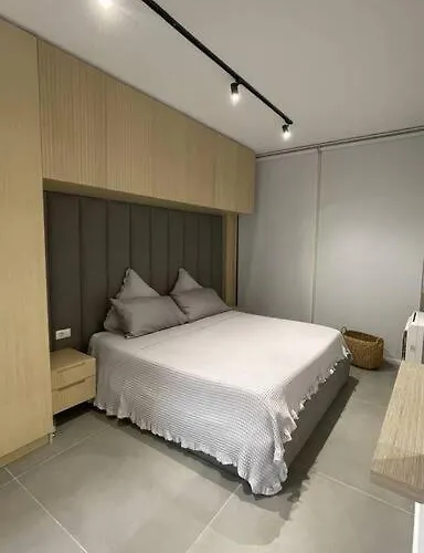 Villa Luxury In Palasë